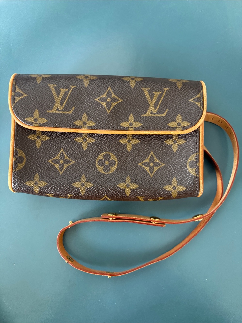Louis Vuitton Crossbody Bag Pochette Florentine Monogram Brown